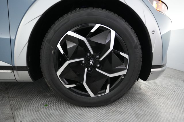 2024 Hyundai IONIQ 5 — photo 16 of 21