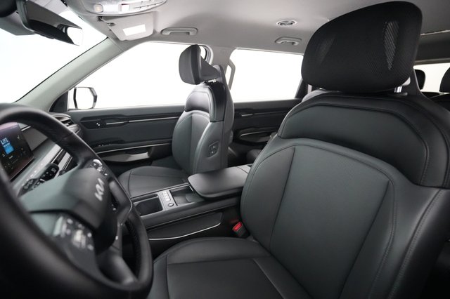 2024 Kia EV9 — photo 3 of 23