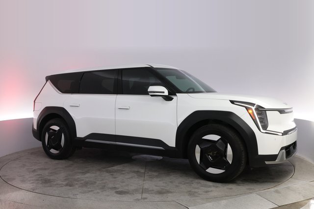 2024 Kia EV9 — photo 11 of 23
