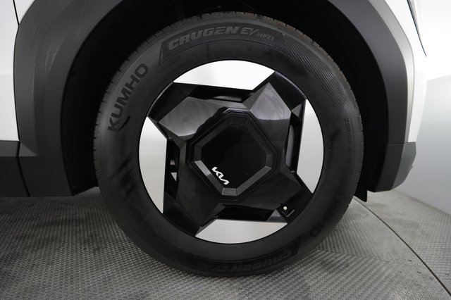 2024 Kia EV9 — photo 16 of 23