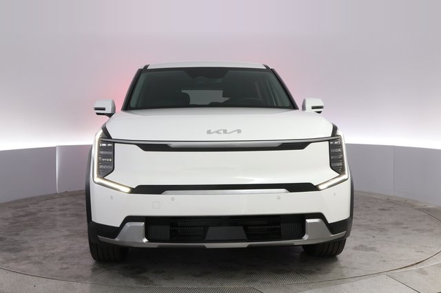 2024 Kia EV9 — photo 9 of 23