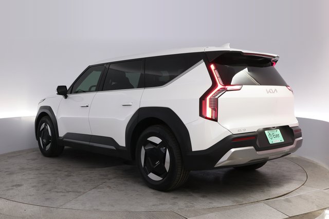 2024 Kia EV9 — photo 13 of 23