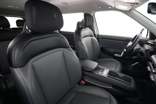 2024 Kia EV9 — photo 18 of 23