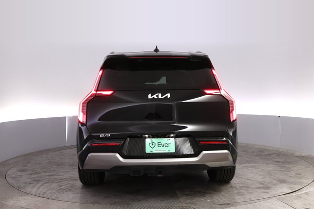 2024 Kia EV9 — photo 12 of 30
