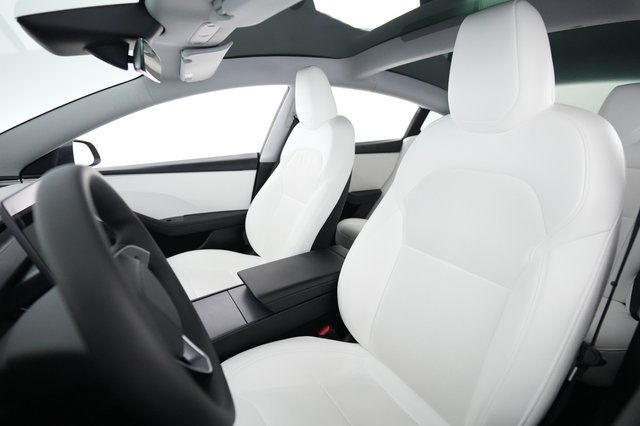 2024 Tesla Model 3 — photo 3 of 21