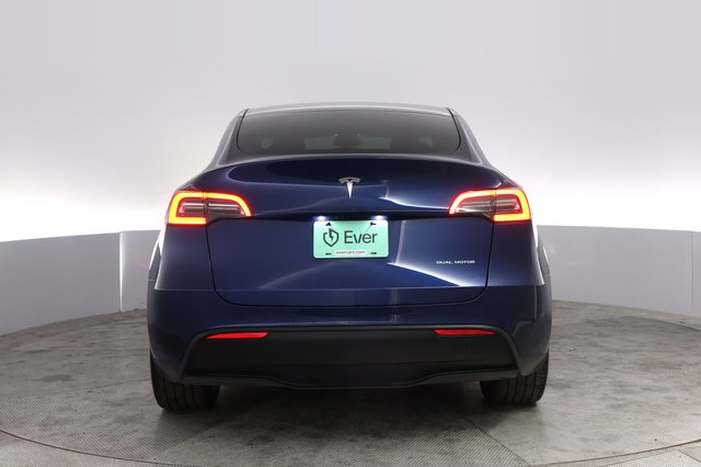 2024 Tesla Model Y — photo 12 of 20