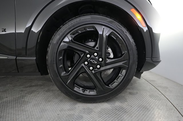 2025 Chevrolet Equinox EV — photo 16 of 20