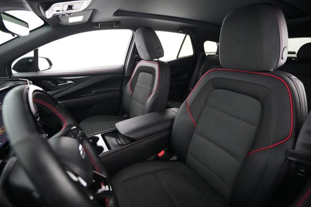 2025 Chevrolet Blazer EV — photo 3 of 20