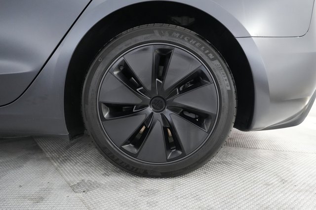 2025 Tesla Model 3 — photo 7 of 25