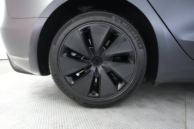 2025 Tesla Model 3 — photo 17 of 25
