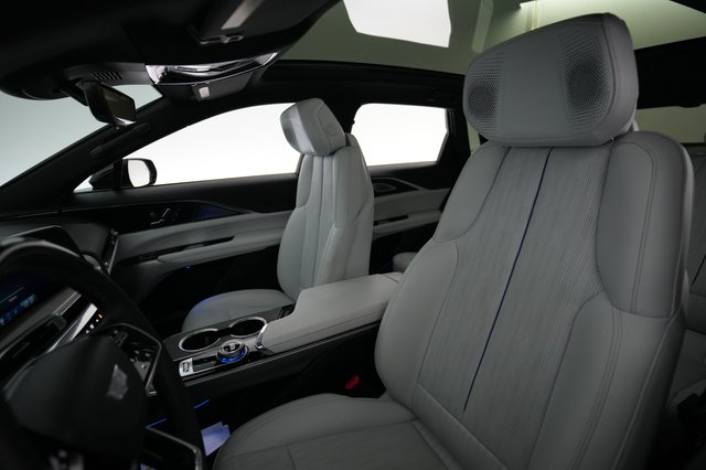 2023 Cadillac LYRIQ — photo 3 of 20