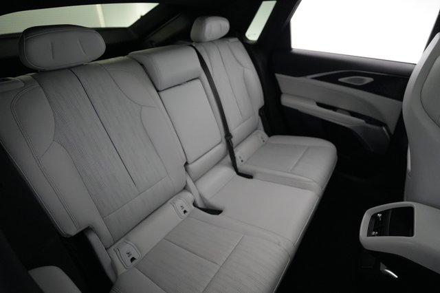 2023 Cadillac LYRIQ — photo 4 of 20