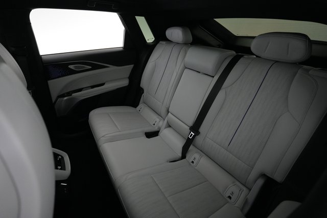 2023 Cadillac LYRIQ — photo 19 of 20