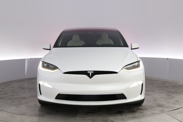 2023 Tesla Model X — photo 9 of 23
