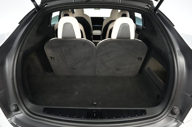2023 Tesla Model X — photo 6 of 23