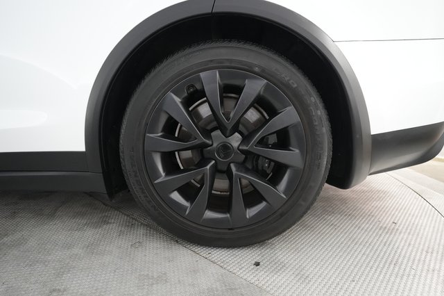 2023 Tesla Model X — photo 7 of 23