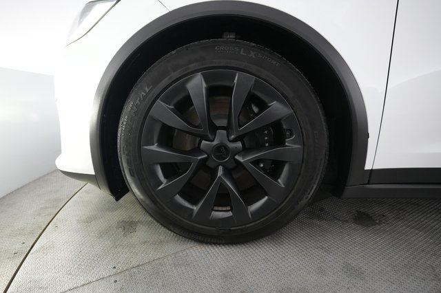 2023 Tesla Model X — photo 15 of 23