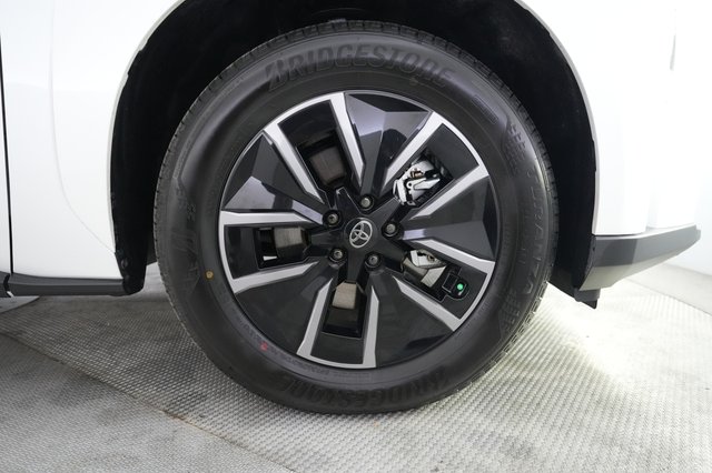 2026 Toyota bZ — photo 16 of 20
