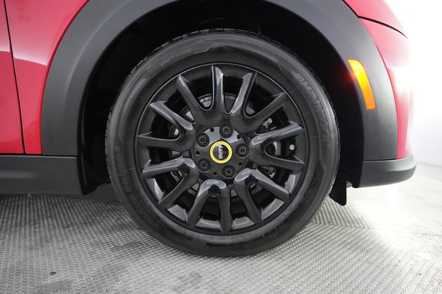 2023 MINI Cooper SE — photo 16 of 20