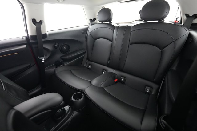 2023 MINI Cooper SE — photo 19 of 20