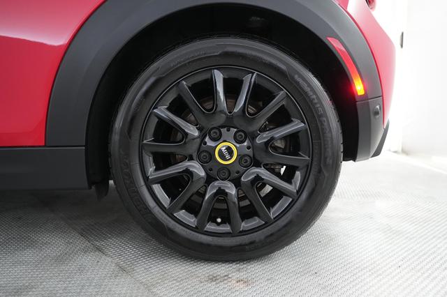 2023 MINI Cooper SE — photo 7 of 20