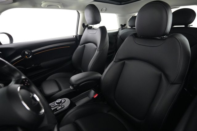 2023 MINI Cooper SE — photo 3 of 20