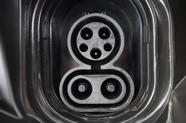 2023 MINI Cooper SE — photo 8 of 20