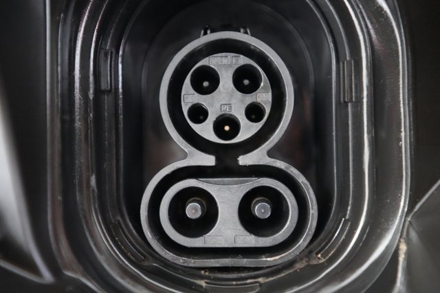 2023 MINI Cooper SE — photo 8 of 20