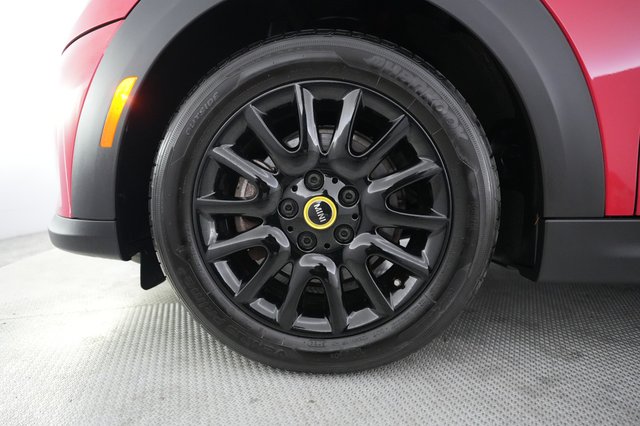 2023 MINI Cooper SE — photo 15 of 20