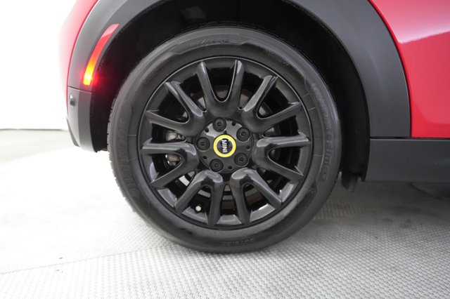 2023 MINI Cooper SE — photo 17 of 20