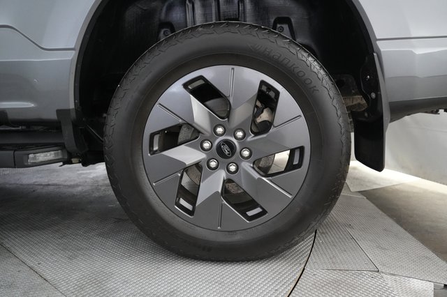 2023 Ford F-150 Lightning — photo 7 of 15