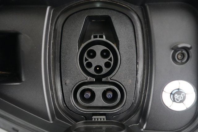2023 Ford F-150 Lightning — photo 8 of 15
