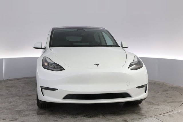 2024 Tesla Model Y — photo 9 of 21