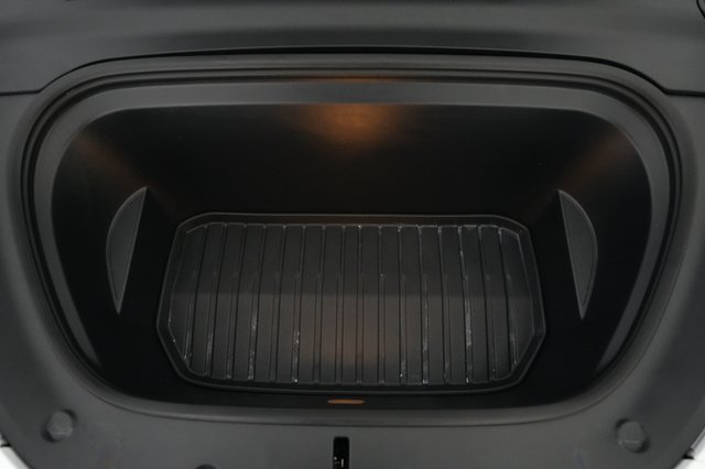 2024 Tesla Model Y — photo 20 of 21