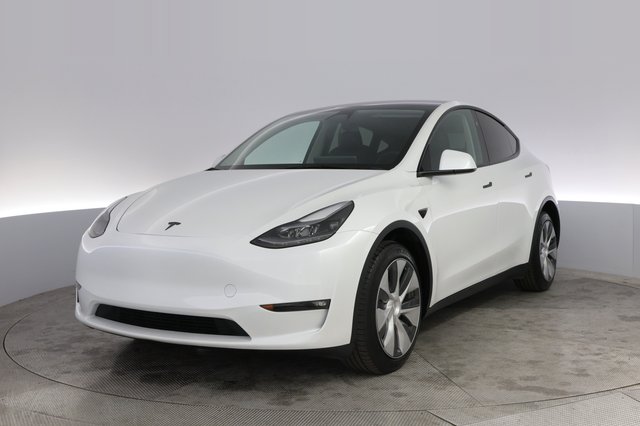 2024 Tesla Model Y — VIN 7SAYGDEEXRF005282