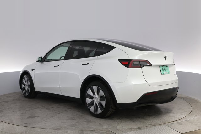 2024 Tesla Model Y — photo 13 of 21