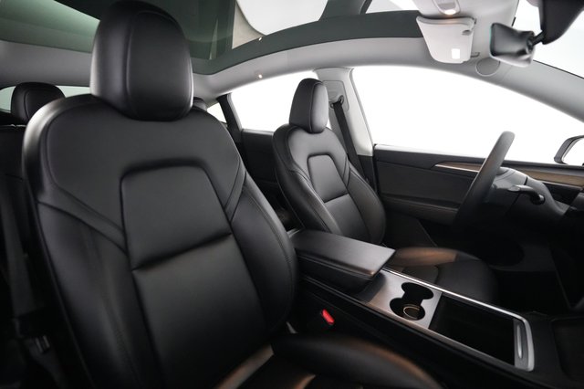 2024 Tesla Model Y — photo 18 of 21