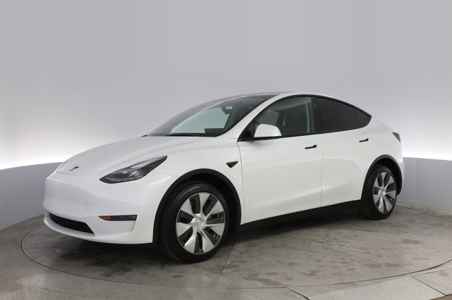 2024 Tesla Model Y — photo 14 of 21