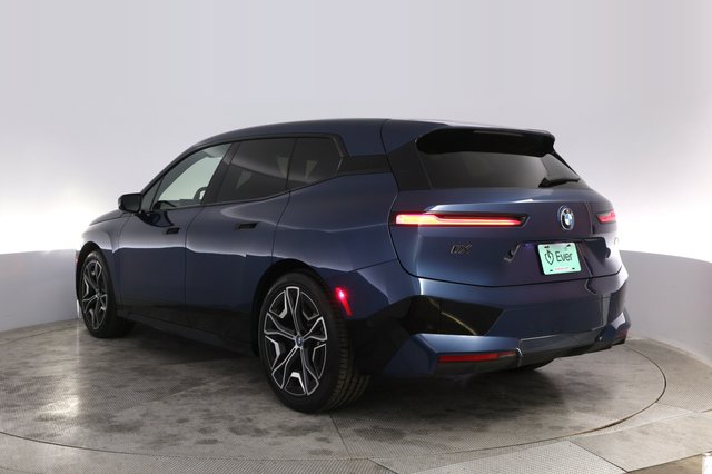 2024 BMW iX — photo 13 of 21