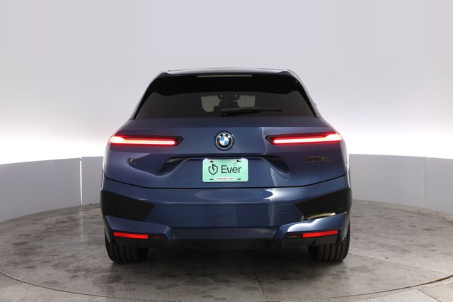 2024 BMW iX — photo 12 of 21