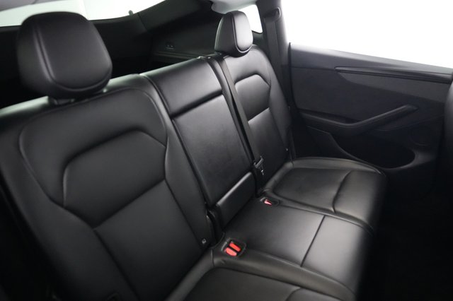 2026 Tesla Model Y — photo 4 of 24