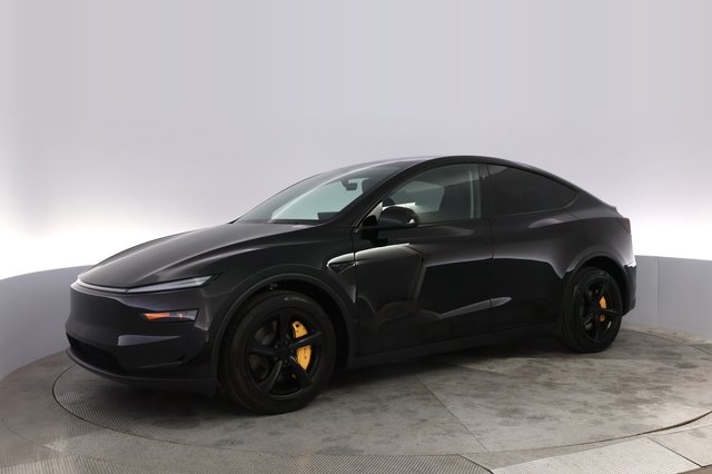 2026 Tesla Model Y — photo 14 of 24