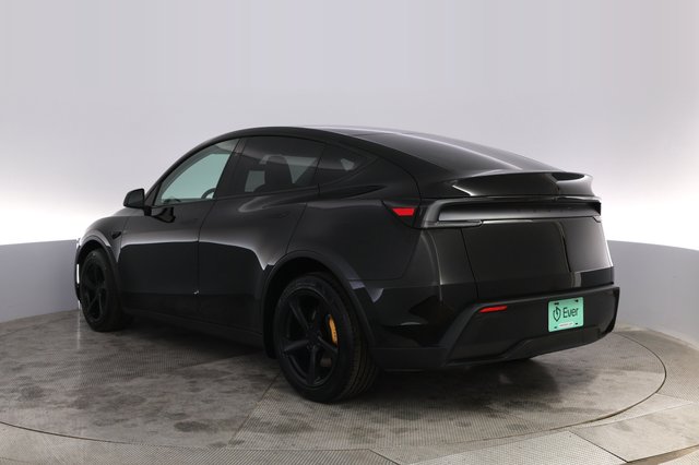 2026 Tesla Model Y — photo 13 of 24