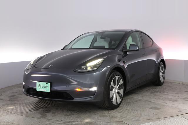 2023 Tesla Model Y — VIN 7SAYGDEE6PF638133