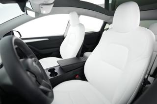 2023 Tesla Model Y — photo 3 of 24