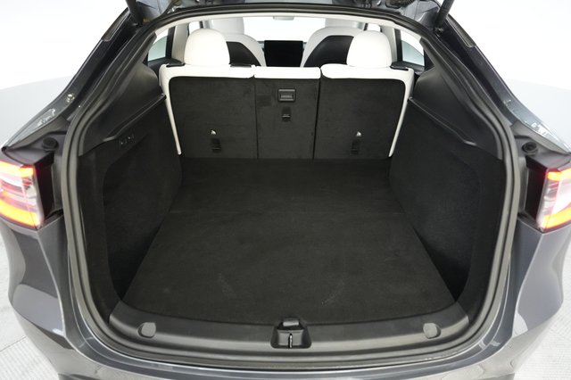 2023 Tesla Model Y — photo 6 of 24
