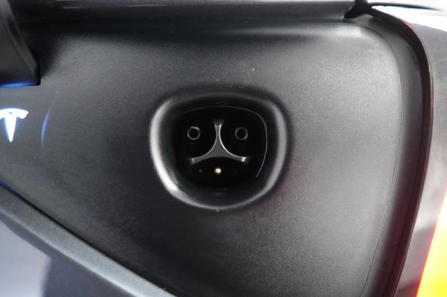 2023 Tesla Model Y — photo 8 of 24