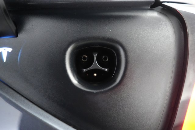 2023 Tesla Model Y — photo 8 of 24