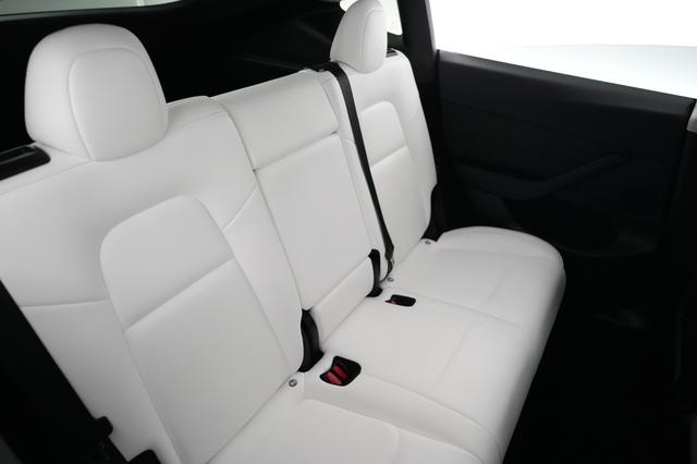 2023 Tesla Model Y — photo 4 of 24