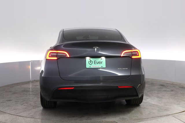 2023 Tesla Model Y — photo 12 of 24